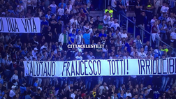 L’omaggio a Totti divide la Lazio e la città