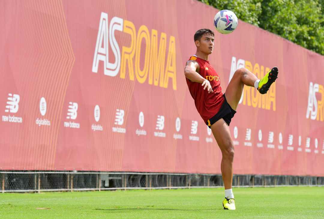 La Roma lavora sotto il sole di Trigoria – FOTO GALLERY - immagine 5
