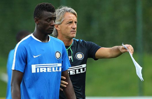 Assane Gnoukouri e Roberto Mancini Assane Gnoukouri e Roberto Mancini