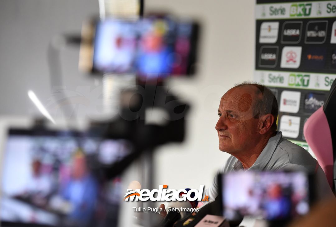  PALERMO, ITALY - APRIL 24: Delio Rossi answers questions during his presentation ad new Head Coach of US Citta' di Palermo at Tenente Carmelo Onorato Sports Center on April 24, 2019 in Palermo, Italy. (Photo by Tullio M. Puglia/Getty Images) 