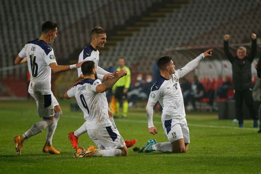 BELGRADE, SERBIA - NOVEMBER 12: Luka Jovic of Serbia celebrates after scoring his team's first goal during the UEFA EURO 2020 Play-Off Final between Serbia and Scotland at Rajko Mitic Stadium on November 12, 2020 in Belgrade, Serbia. Football Stadiums around Europe remain empty due to the Coronavirus Pandemic as Government social distancing laws prohibit fans inside venues resulting in fixtures being played behind closed doors. (Photo by Srdjan Stevanovic/Getty Images) BELGRADE, SERBIA - NOVEMBER 12: Luka Jovic of Serbia celebrates after scoring his team's first goal during the UEFA EURO 2020 Play-Off Final between Serbia and Scotland at Rajko Mitic Stadium on November 12, 2020 in Belgrade, Serbia. Football Stadiums around Europe remain empty due to the Coronavirus Pandemic as Government social distancing laws prohibit fans inside venues resulting in fixtures being played behind closed doors. (Photo by Srdjan Stevanovic/Getty Images)