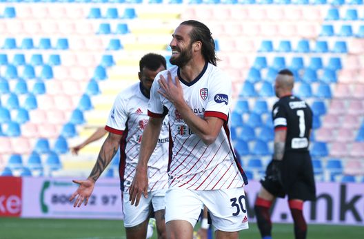 Cagliari Pavoletti (getty images) Cagliari Pavoletti (getty images)