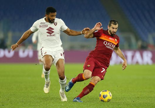 ROME, ITALY - DECEMBER 17: Henrikh Mkhitaryan of Roma is challenged by Bremer of Torino during the Serie A match between AS Roma and Torino FC at Stadio Olimpico on December 17, 2020 in Rome, Italy. The match will be played without fans, behind closed doors as a Covid-19 precaution. (Photo by Paolo Bruno/Getty Images) ROME, ITALY - DECEMBER 17: Henrikh Mkhitaryan of Roma is challenged by Bremer of Torino during the Serie A match between AS Roma and Torino FC at Stadio Olimpico on December 17, 2020 in Rome, Italy. The match will be played without fans, behind closed doors as a Covid-19 precaution. (Photo by Paolo Bruno/Getty Images)
