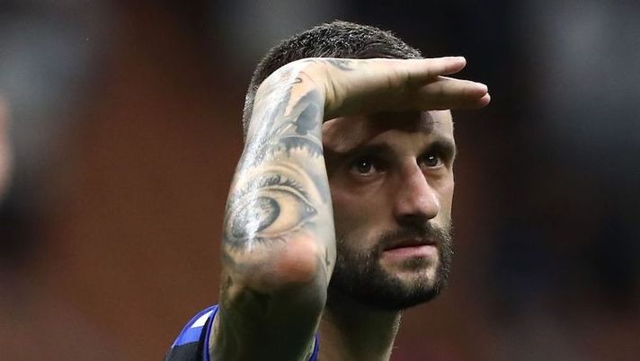 MILAN, ITALY - SEPTEMBER 10: Marcelo Brozovic of FC Internazionale looks on at the end o the Serie A match between FC Internazionale and Torino FC at Stadio Giuseppe Meazza on September 10, 2022 in Milan, Italy. (Photo by Marco Luzzani/Getty Images) Inter, Barella out e Brozovic anche oggi a parte: le sensazioni verso la Cremonese - immagine 1