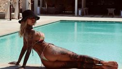 Zoe Cristofoli, nostalgia della Puglia: bikini mozzafiato e lato B da urlo