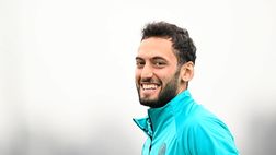 L’Inter vince ancora, Calhanoglu scherza: “Per un momento ho pensato di…”