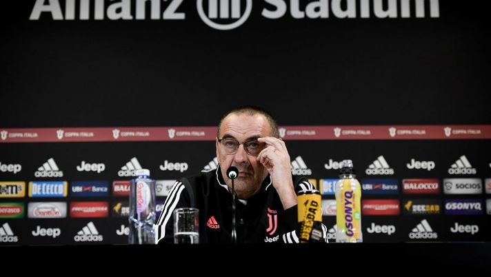TURIN, ITALY - MARCH 03: Juventus coach Maurizio Sarri during a press conference before the Coppa Italia match between Juventus and Milna at Allianz Stadium on March 03, 2020 in Turin, Italy. (Photo by Daniele Badolato - Juventus FC/Juventus FC via Getty Images) TURIN, ITALY - MARCH 03: Juventus coach Maurizio Sarri during a press conference before the Coppa Italia match between Juventus and Milna at Allianz Stadium on March 03, 2020 in Turin, Italy. (Photo by Daniele Badolato - Juventus FC/Juventus FC via Getty Images)
