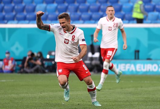 SAINT PETERSBURG, RUSSIA - JUNE 14: Karol Linetty of Poland celebrates after scoring their side's first goal during the UEFA Euro 2020 Championship Group E match between Poland and Slovakia at the Saint Petersburg Stadium on June 14, 2021 in Saint Petersburg, Russia. (Photo by Lars Baron/Getty Images) SAINT PETERSBURG, RUSSIA - JUNE 14: Karol Linetty of Poland celebrates after scoring their side's first goal during the UEFA Euro 2020 Championship Group E match between Poland and Slovakia at the Saint Petersburg Stadium on June 14, 2021 in Saint Petersburg, Russia. (Photo by Lars Baron/Getty Images)