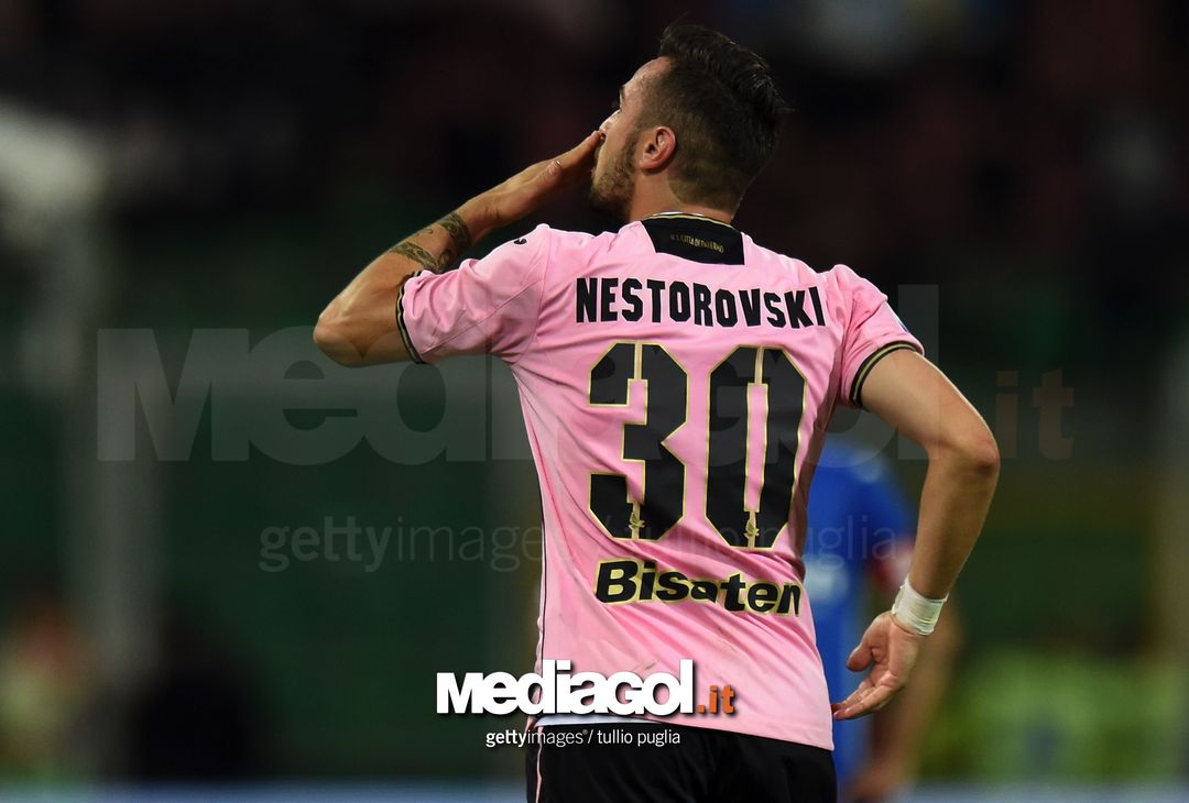  PALERMO, ITALY - MAY 28:  Ilija Nestorovski of Palermo celebrates after scoring the opening goal during the Serie A match between US Citta di Palermo and Empoli FC at Stadio Renzo Barbera on May 28, 2017 in Palermo, Italy.  (Photo by Tullio M. Puglia/Getty Images) 