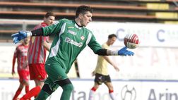 Svincolato in estate, l’ex portiere Viotti cambia vita: ora fa comprare case