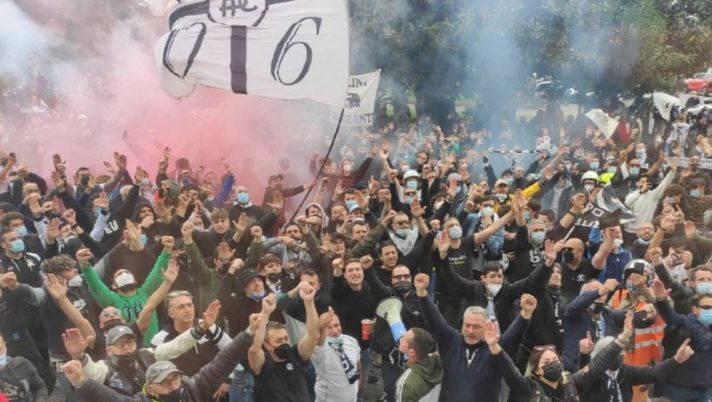 Derby ligure, tifoserie a rischio scontri a Spezia: poi la Polizia in assetto anti-sommossa TENSIONI SPEZIA-SAMP