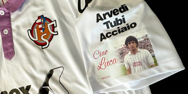 La speciale maglia che i grigiorossi indosseranno al Bentegodi Cremonese, Alvini: “Daremo tutto per Vialli, ci ha insegnato a non mollare mai”- immagine 3