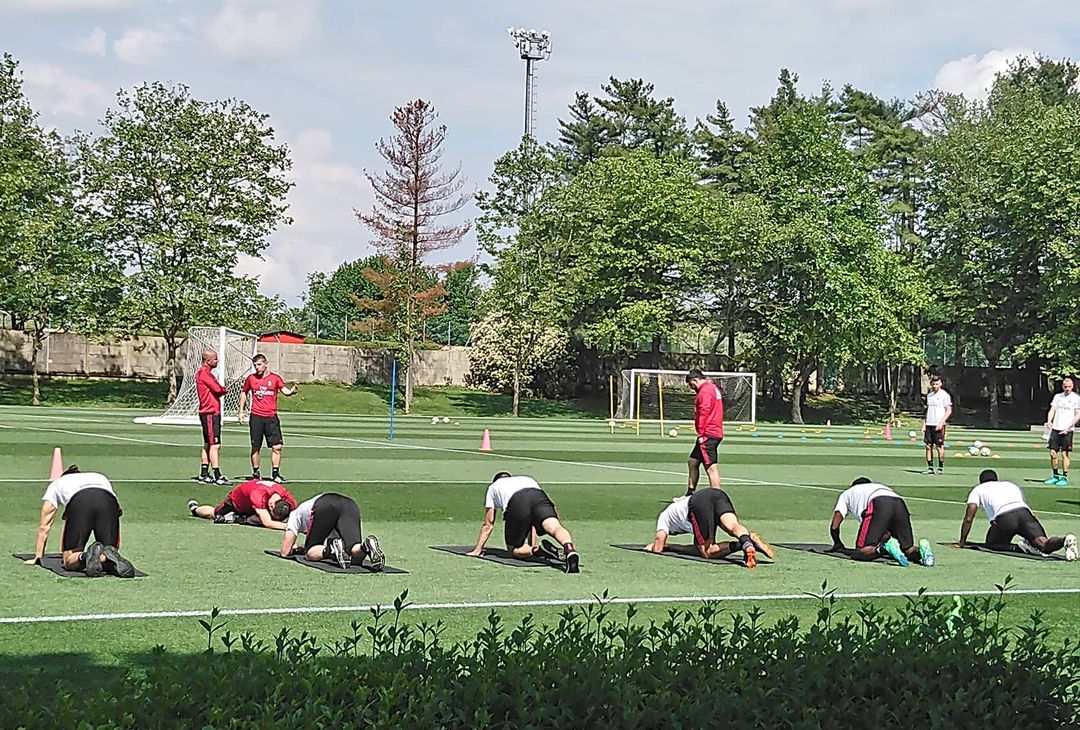 Il Milan si allena a Milanello