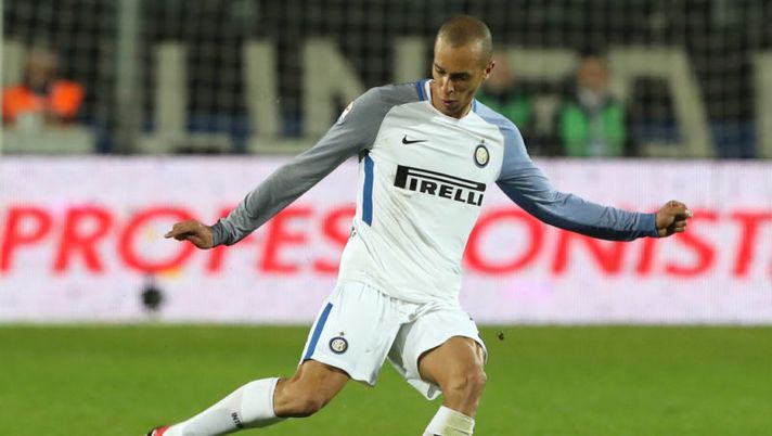 during the serie A match between Atalanta BC and FC Internazionale at Stadio Atleti Azzurri d'Italia on April 14, 2018 in Bergamo, Italy. Miranda, il comunicato ufficiale sull’infortunio e i tempi di recupero - immagine 1
