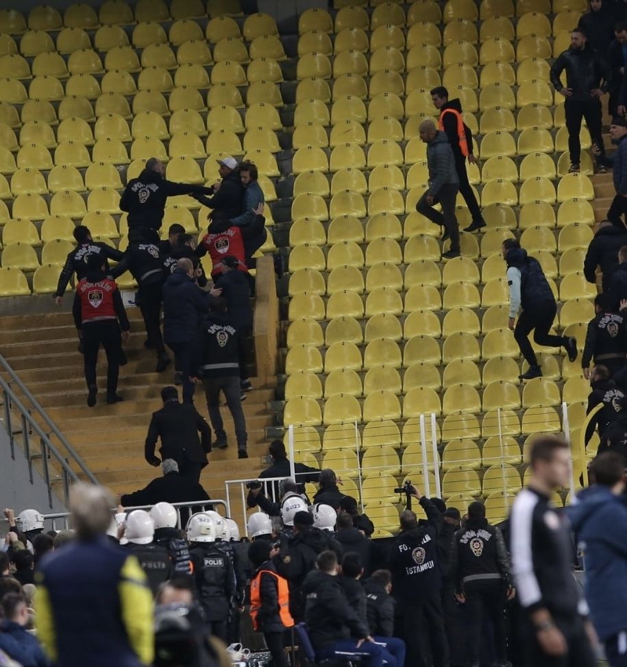 Fenerbahçe-Zenit, disordini durante un’amichevole…- immagine 3