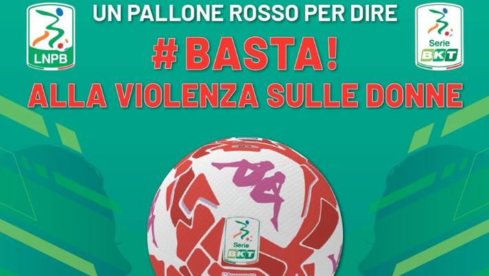 FOTO Serie B, Palermo-Venezia: pallone rosso contro la violenza sulle donne - immagine 1