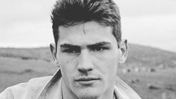 Iker Casillas e la sua prima foto da modello: botta e risposta di “insulti” con Pique