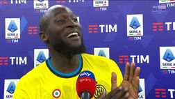 Lukaku, doppio gesto inequivocabile: vuole restare all’Inter. “Al Chelsea si chiederà…”