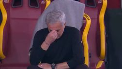 VIDEO / Roma, Mourinho non guarda il rigore di Dybala contro la Cremonese
