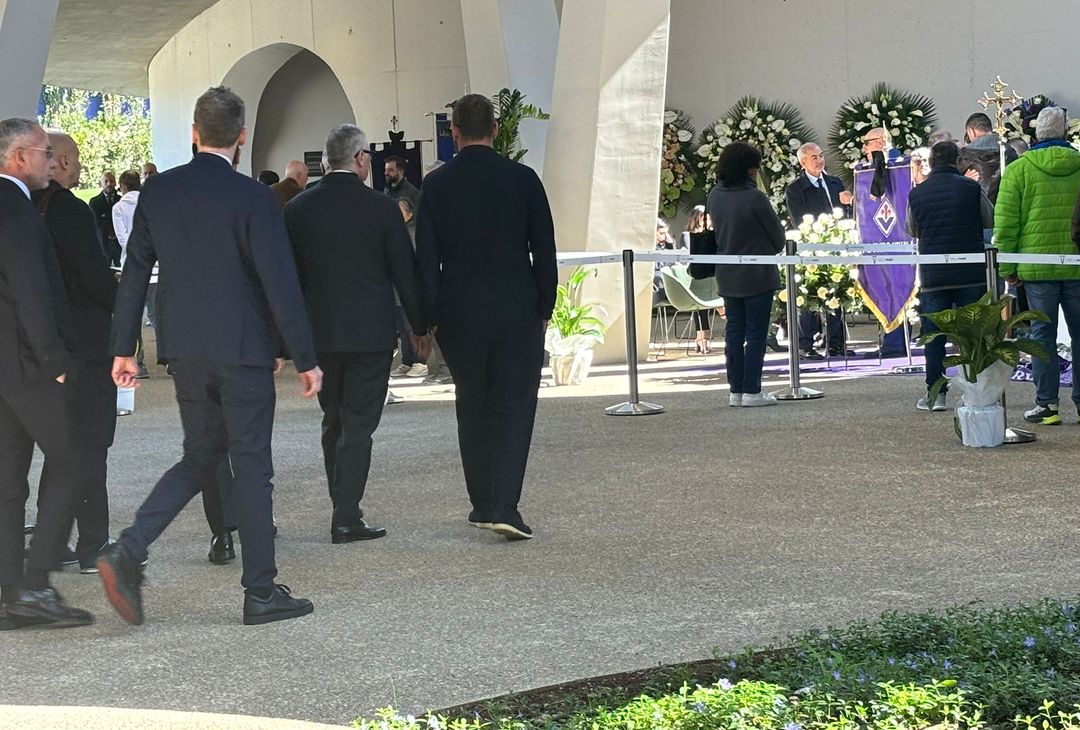 GALLERY VN – La camera ardente per Joe Barone. Tra i presenti Marotta e DeLa - immagine 18