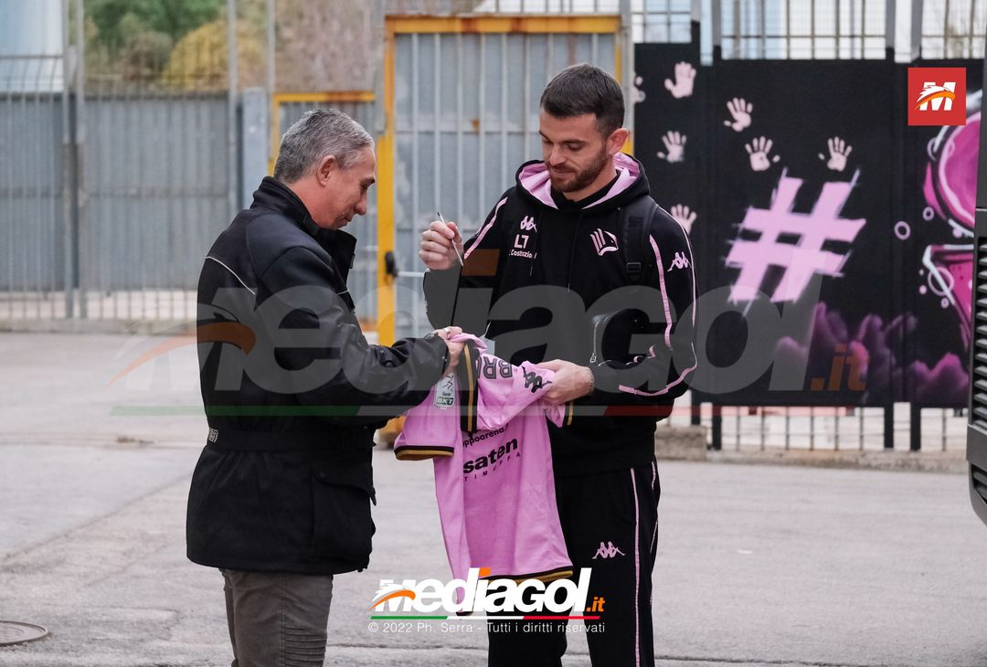 FOTO Spal-Palermo, i rosanero in partenza dallo stadio “Renzo Barbera” (Gallery) - immagine 10
