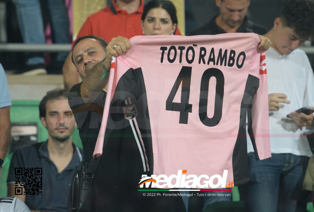 FOTOTIFO, Palermo-Genoa 1-0: i tifosi allo stadio “Renzo Barbera” (Gallery) - immagine 83