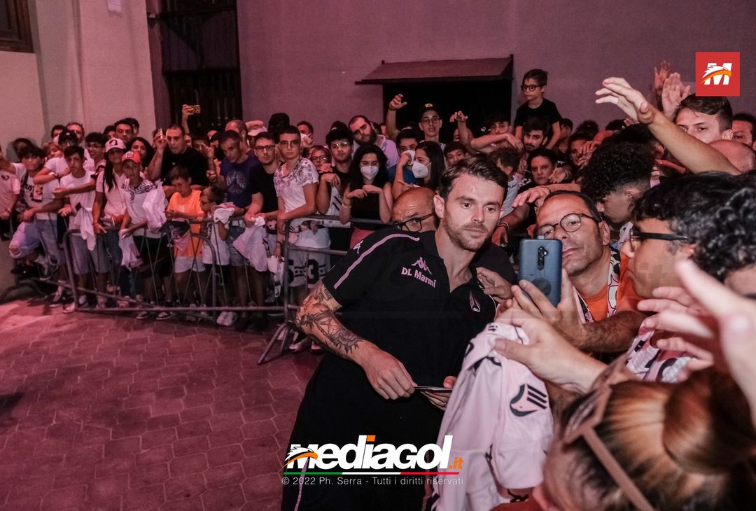 FOTO RITIRO PALERMO, Brunori e l’incontro con i tifosi al Barbera (Gallery) - immagine 69
