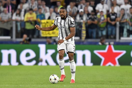 TURIN, ITALY - SEPTEMBER 14: Gleison Bremer of Juventus controls the ball during the UEFA Champions League group H match between Juventus and SL Benfica at Allianz Stadium on September 14, 2022 in Turin, Italy. (Photo by Filippo Alfero - Juventus FC/Juventus FC via Getty Images) Balice (Corriere Torino): “Bremer? Passaggi a vuoto in stagione ma si è ritrovato”- immagine 3