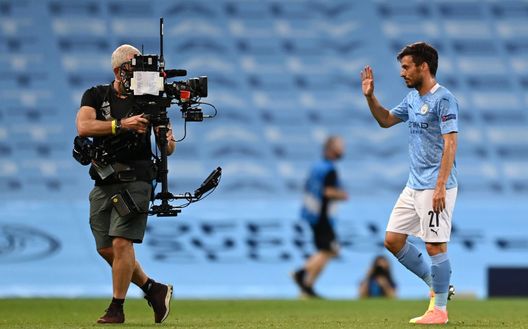 David Silva saluta tutti David Silva saluta tutti