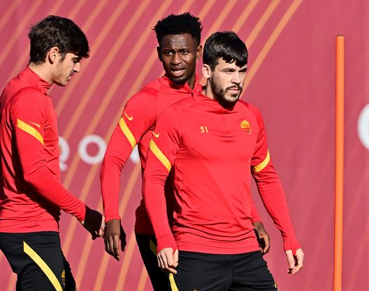 esclusiva AS Roma
Foto Luciano Rossi/AS Roma/ LaPresse
31/12/2020 Roma ( Italia)
Sport Calcio
Allenamento
Trigoria Roma
Nella foto: Gonzalo Villar, Amadou Diawara, Carles Perez
AS Roma exclusive
Photo Luciano Rossi/ AS Roma/ LaPresse
31/12/2020 Rome Italy
Sport Soccer
Training
Trigoria Rome
In the pic: Gonzalo Villar, Amadou Diawara, Carles Perez esclusiva AS Roma
Foto Luciano Rossi/AS Roma/ LaPresse
31/12/2020 Roma ( Italia)
Sport Calcio
Allenamento
Trigoria Roma
Nella foto: Gonzalo Villar, Amadou Diawara, Carles Perez
AS Roma exclusive
Photo Luciano Rossi/ AS Roma/ LaPresse
31/12/2020 Rome Italy
Sport Soccer
Training
Trigoria Rome
In the pic: Gonzalo Villar, Amadou Diawara, Carles Perez