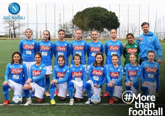 Napoli calcio femminile: è Serie A! L’algoritmo premia le azzurre Napoli calcio femminile: è Serie A! L’algoritmo premia le azzurre