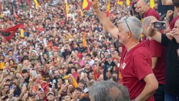 Roma, il popolo giallorosso in festa visto dal pullman della squadra – FOTO GALLERY