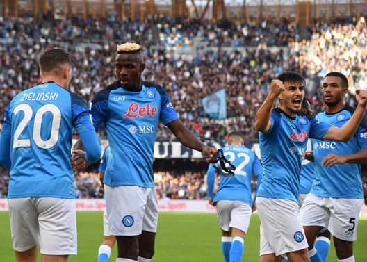 NAPLES, ITALY - NOVEMBER 12: Vìctor Osimhen of Napoli celebrates after scoring the first goal of Napoli during the Serie A match between SSC Napoli and Udinese Calcio at Stadio Diego Armando Maradona on November 12, 2022 in Naples, Italy. (Photo by SSC NAPOLI/SSC NAPOLI via Getty Images) Napoli-Udinese, il commento del club: “L’undicesimo ruggito di 11 Leoni. Appuntamento a gennaio”- immagine 2
