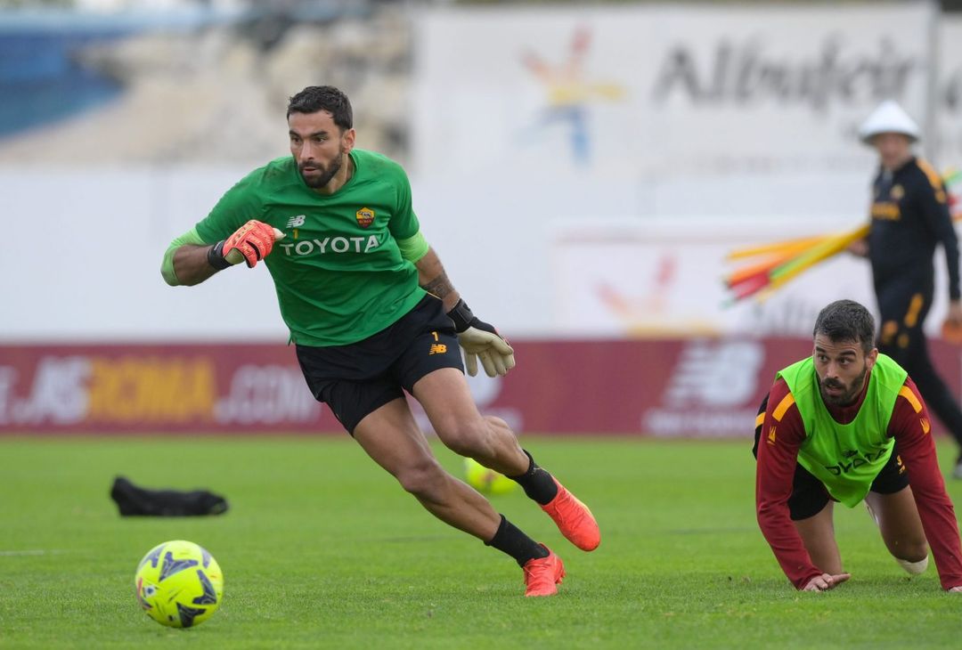 Roma, c’è Wijnaldum in gruppo. E torna anche Rui Patricio – FOTO GALLERY - immagine 8