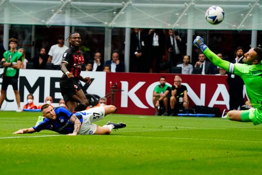 (Photo by Pier Marco Tacca/AC Milan via Getty Images) Leao inventa, Maignan salva: il derby è rossonero!- immagine 3