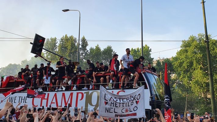 Il derby del pullman scoperto: multe ai giocatori e al Milan - immagine 1