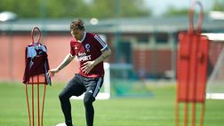 Non solo Juve: disastro Bendtner, non centra mai la porta in allenamento – VIDEO