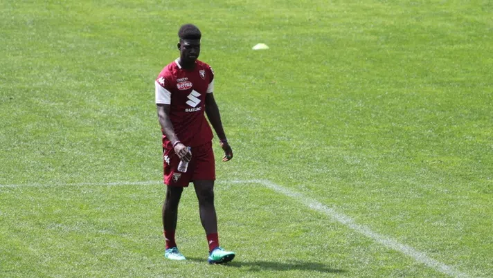 Michel Ndary Adopo ('00)