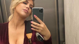 Wanda, selfie sexy in ascensore. Décolleté pazzesco per lady Icardi