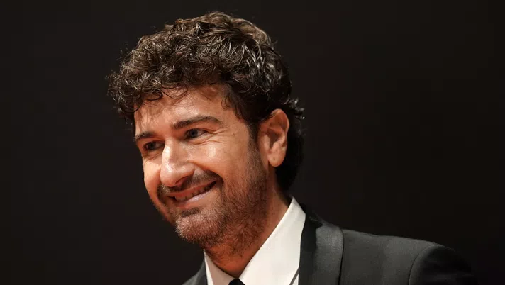 MILAN, ITALY - NOVEMBER 23: Alessandro Siani attends the Vanity Fair Stories 2019 Awards Photocall at The Space Cinema Odeon on November 23, 2019 in Milan, Italy. (Photo by Vittorio Zunino Celotto/Getty Images)