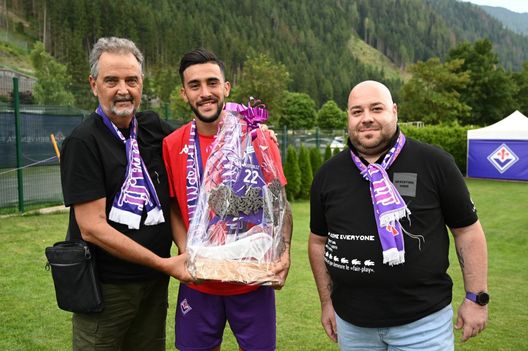 FOTO VN – Gli Scoglio-Nati viola a Moena: ecco la premiazione di Gonzalez FOTO VN – Gli Scoglio-Nati viola a Moena: ecco la premiazione di Gonzalez - immagine 1