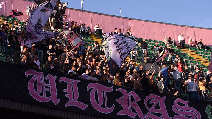 Palermo, messaggio dei tifosi alla Lega di Serie B: “Nazionale non penalizzi la nostra squadra”  Palermo, messaggio dei tifosi alla Lega di Serie B: “Nazionale non penalizzi la nostra squadra”