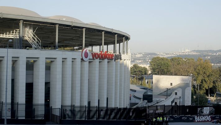 ISTANBUL, TURKEY - OCTOBER 03: General view outside the stadium prior to the UEFA Europa League group K match between Besiktas and Wolverhampton Wanderers at Vodafone Park on October 03, 2019 in Istanbul, Turkey. (Photo by Dean Mouhtaropoulos/Getty Images) Galatasaray, dopo 8 giornate di squalifica riecco Marcao per il derby: Umit attacca il gioco di Terim - immagine 1