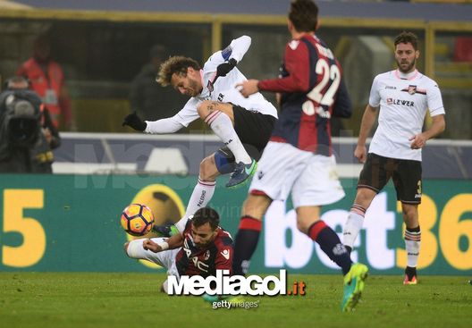 BOLOGNA, ITALY - NOVEMBER 20:Alessandro Diamanti # 23 of US Citta di Palermo in action  during the Serie A match between Bologna FC and US Citta di Palermo at Stadio Renato Dall'Ara on November 20, 2016 in Bologna, Italy.  (Photo by Mario Carlini / Iguana Press/Getty Images) 