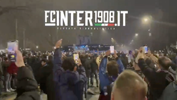 VIDEO FCIN1908 / Inter-Atletico, l’arrivo del pullman degli spagnoli a San Siro