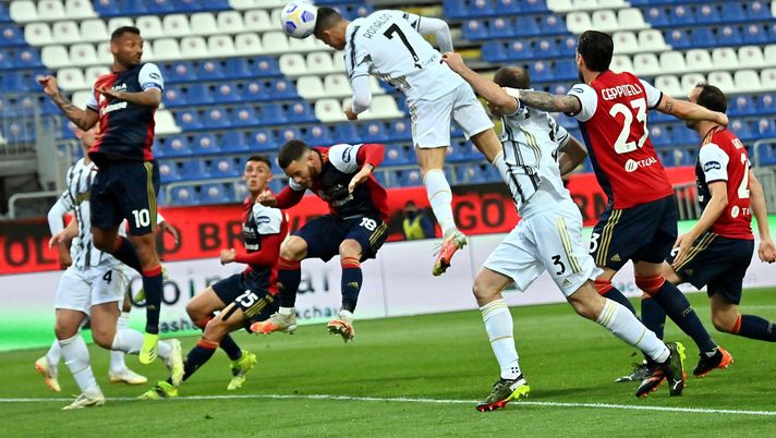 CAGLIARI, ITALY - MARCH 14: Cristiano Ronaldo of Juventus scores his goal during the Serie A match between Cagliari Calcio and Juventus at Sardegna Arena on March 14, 2021 in Cagliari, Italy. (Photo by Enrico Locci/Getty Images) CAGLIARI, ITALY - MARCH 14: Cristiano Ronaldo of Juventus scores his goal during the Serie A match between Cagliari Calcio and Juventus at Sardegna Arena on March 14, 2021 in Cagliari, Italy. (Photo by Enrico Locci/Getty Images)