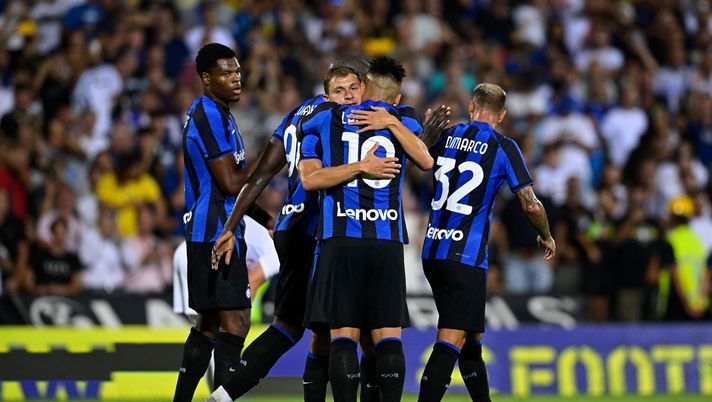 Inter-Lione, l'esultanza di Barella dopo il gol del 2-2