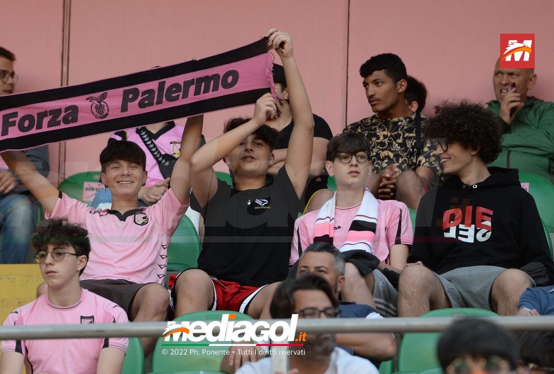 Fototifo, i tifosi allo stadio per Palermo-Virtus Entella 2-2 (gallery) - immagine 24