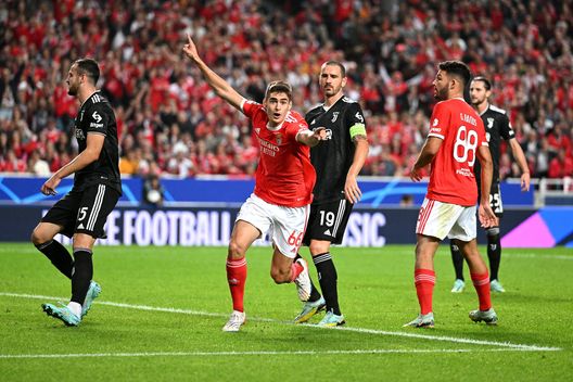 LISBON, PORTUGAL - OCTOBER 25: Antonio Silva of Benfica celebrates after scoring their team's first goal during the UEFA Champions League group H match between SL Benfica and Juventus at Estadio do Sport Lisboa e Benfica on October 25, 2022 in Lisbon, Portugal. (Photo by Octavio Passos/Getty Images) Juventus