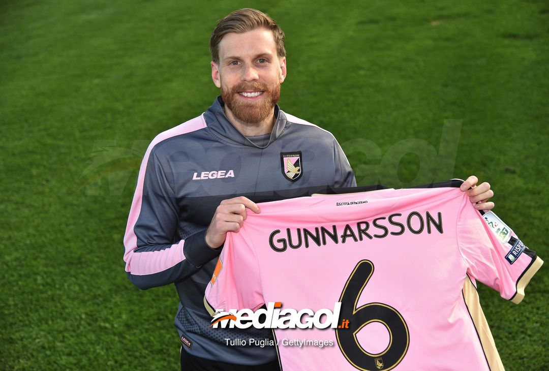  PALERMO, ITALY - MARCH 01: Niklas Gunnarsson poses during his presentation as new player of US Citta' di Palermo at Tenente Carmelo Onorato Sports Center on March 01, 2019 in Palermo, Italy. (Photo by Tullio M. Puglia/Getty Images) 
